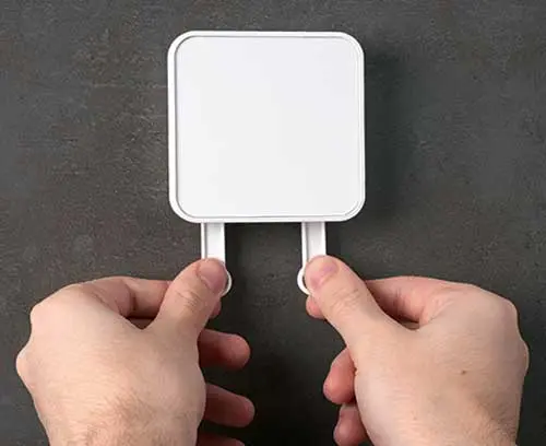 Opening tool for the rational and easy opening of the enclosure available as an accessory