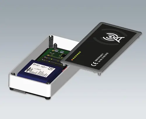 带充电池的 Synergy 谐料机盒