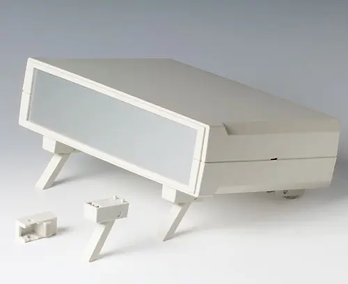 带倾斜机盒脚架的 MOTEC 大接口面机盒