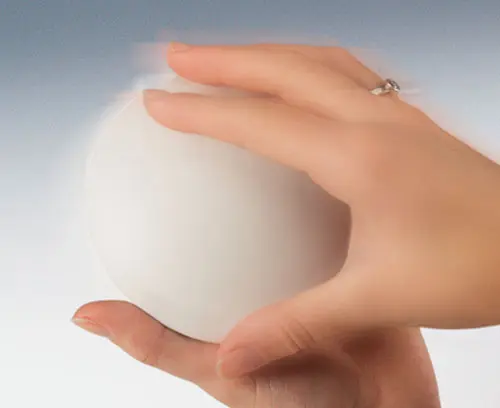 带 Bayonett 扭卡锁定机构的 ART-CASE 艺术型机盒 R110， 如有需要可选螺钉固定 