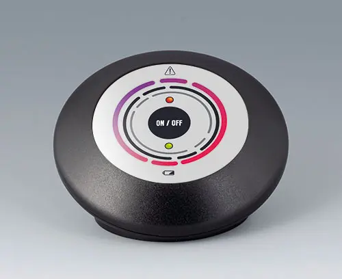 具备符合人体工程学的 倾斜操作面