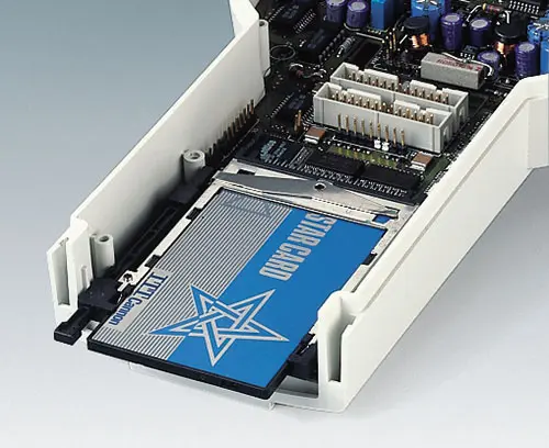 DATEC-CONTROL 大屏盒 M 和 L 带 PCMCIA 卡应用