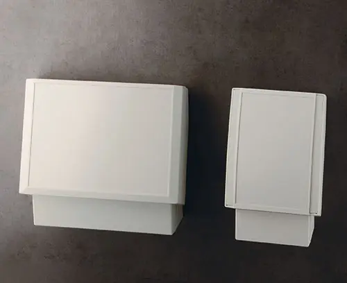 符合人体工程学的倾斜型挂墙机盒 (DATEC-TERMINAL L / M)