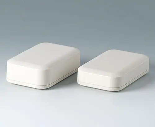 平面上盒型的 EVOTEC 创新机盒， 各具备两种高度