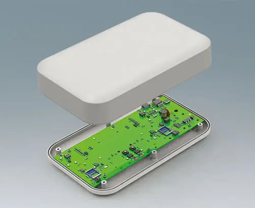 在上盒和下盒都设有安装电路板用固定柱