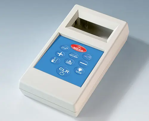 凹陷的操作区域，以保护操作和显示元件