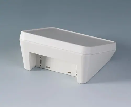 款式 I
 具备一凹陷区域，用于安装和保护接口或电源线