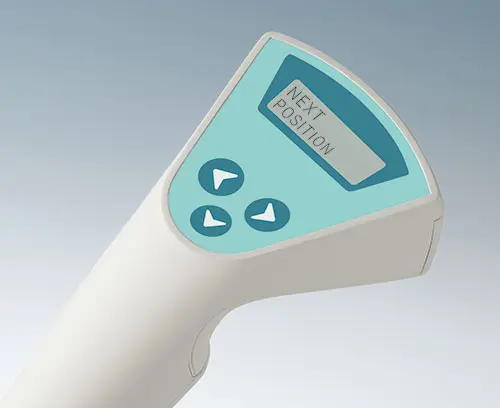 凹陷的操作区域以保护膜键盘