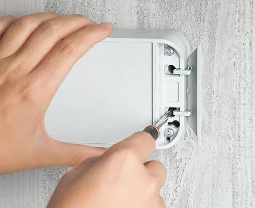 简单的挂墙安装方式