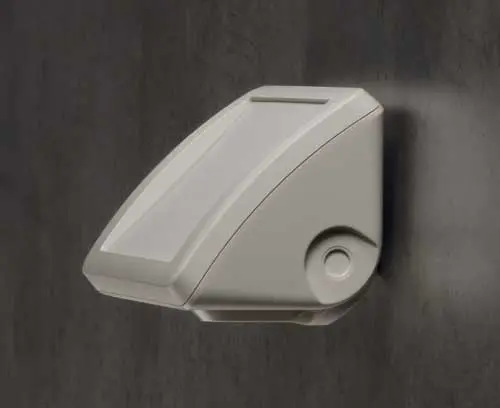 墙壁安装应用示例，带符合人体工学的倾斜操作面 （壁挂支架作为附件）