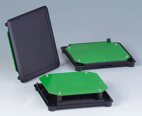 上下盒均设有电路板固定装置