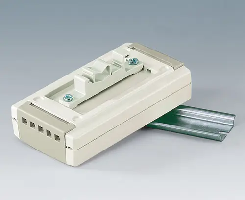 固定安装件适配 DIN 标准导轨 (附件)