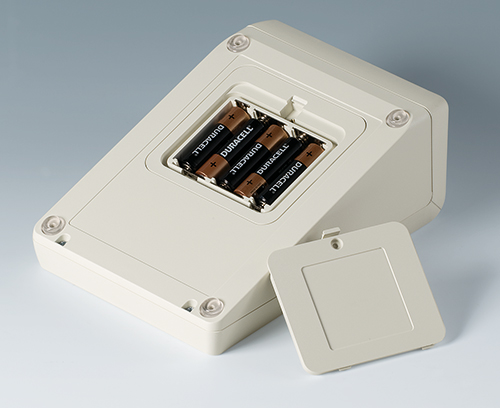 UNITEC 适配  5 个 AA 电池的电池仓